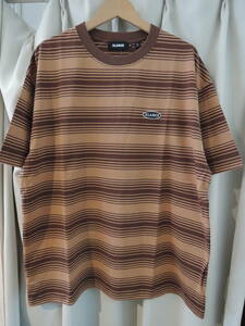 X-LARGE XLARGE XLarge EMBROIDERED STRIPED S/S TEE Brown XL размер популярный товар стоимость доставки Y230~ цена снижена!