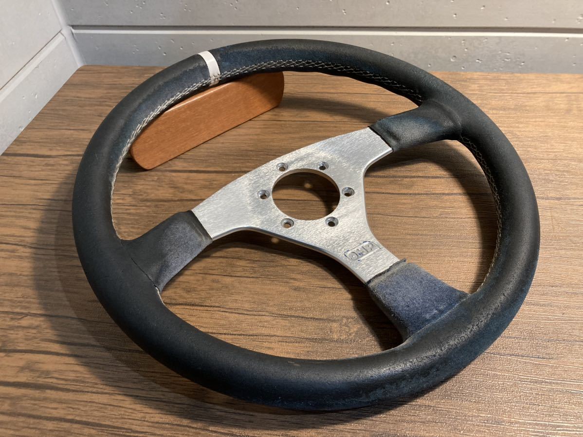OMP正規品 希少旧ロゴの廃盤モデル バックスキン ステアリング 自動車