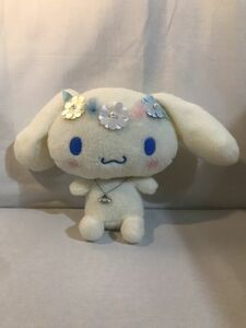 【正規品】 Sanrio シナモロール ぬいぐるみ＆ネックレス フラワー　中古美品 #y-4561