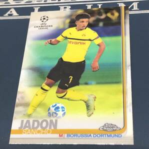 2018-19 Topps Chrome UEFA Champions League Soccer Jadon Sancho Dortmund Base ルーキーカード の画像1