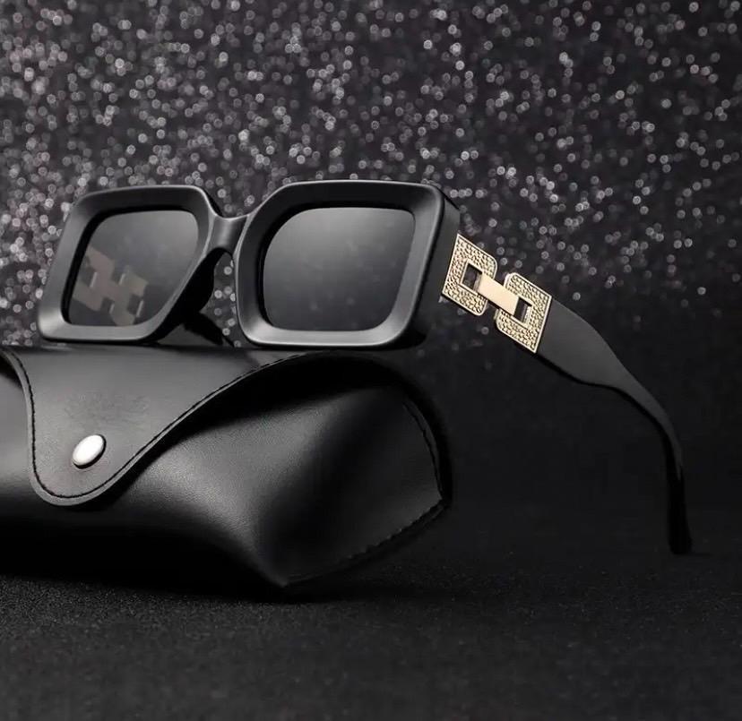 ラウンドビンテージ眼鏡フレームの値段と価格推移は?|4件の売買