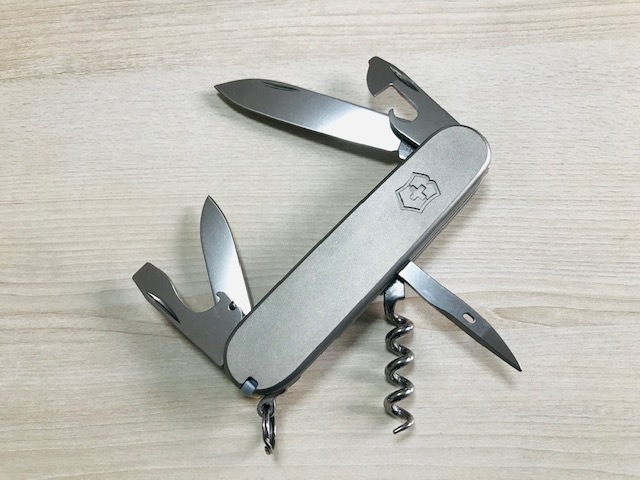 数量は多 VICTORINOX キャンパー チタン合金 モディファイド 仕様