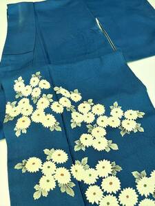 花とら●リサイクル着物　色留袖　青　白菊　紋意匠　ちりめん風　リメイク　素材　細工用　　　230510