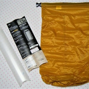 ポールワーズ POLEWARDS DRY SACK アウトドア&トラベル用高機能ドライサック・手提げ袋 濃黄系 CORDURA FABRIC 撥水/耐水/耐摩耗機能の画像1