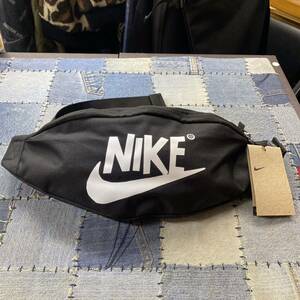 【新品】NIKE ウエスト ファニーパック 3L