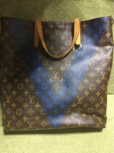 ＧＷ売り尽くし！28万ぐらい購入！正規品LOUIS VUITTON トートバッグ！２０１５年限定品