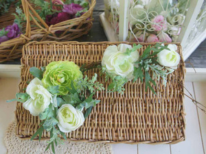 白緑 ラナンリングリース ディスプレイ プレゼントお花 お洒落 かわいい 壁掛け アーティシャルフラワー お祝い ラナンキュラス