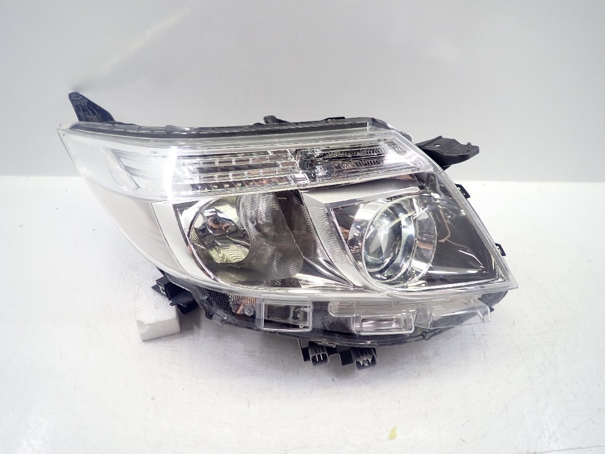 ZRR80Gエスクァイア ヘッドライトユニット右側品 商品の良いところ