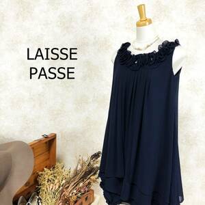 レッセパッセ LAISSE PASSE ドレス サイズ38 M ネイビー 紺 ひざ丈 フリル パール チュール ノースリーブ コサージュ プリーツ B-600