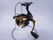 晉 ダイワ 15 レブロス 2000 Daiwa REVROS グローブライド スピニングリール 検 1000 1500 2000 2500 3000 057373 0605_画像1