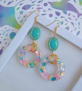 【ハンドメイド/即購入可】レジン　カラフル　シェル　夏　大振り　ターコイズ　ピアス/イヤリング