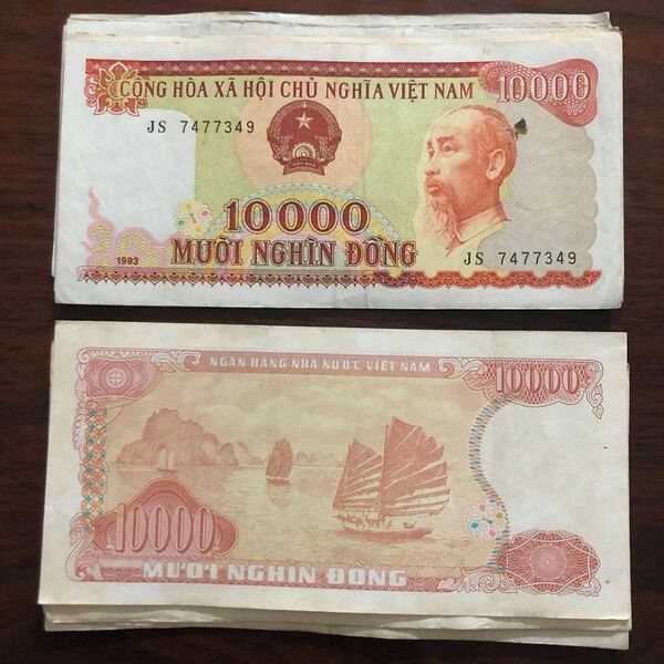 ベトナムドン旧紙幣　1万ドン　大人気