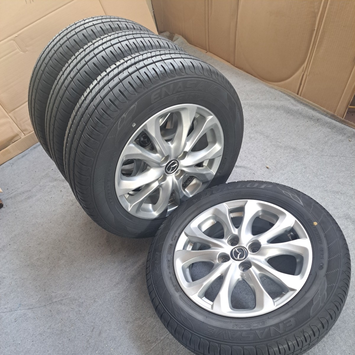 人気商品】 バリ溝。MAZDA マツダDJデミオ純正15インチ×5.5J +40 純正