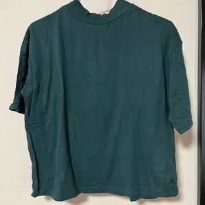 グリーン　Tシャツ　カットソー