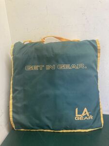 N GET IN GEAR LA GEAR リュック　クッション　縦　約36cm 横　約36cm 奥行き　約束