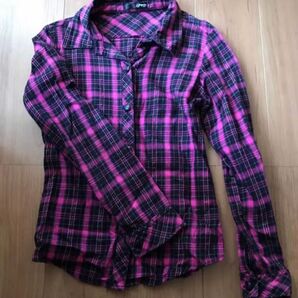 チェックシャツ