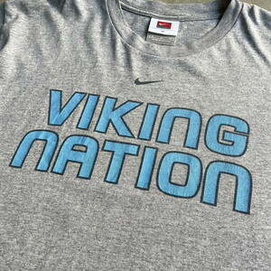 00年代 NIKE TEAM ナイキ VIKING NATION チームロゴプリント Tシャツ メンズM