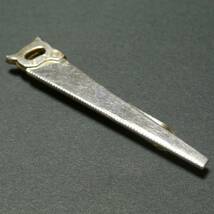 1950s◆ノコギリ ネクタイピン アメリカ製 7.0cm ヴィンテージ タイバー 金 ゴールド 銀 シルバー 鋸 アンティーク_画像3