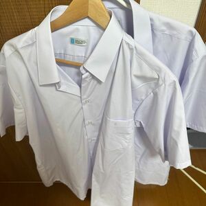 高校時代に買っていた夏服ですが、一回もつかってません