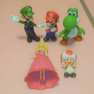 クラブニンテンドー限定フィギュア マリオ ルイージ ピーチ ヨッシー キノピオ 5体 The Super Mario Bros club nintendo Luigi Yoshi Peach