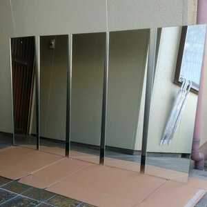  mirror, looking glass, bathroom mirror, face washing mirror, dresser mirror, entranceway mirror 