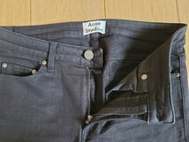 【送料無料】 アクネ ストゥディオズ Acne Studios SKIN 5 BLACK スキニーパンツ デニム テーパード W27 L32 S 黒 ブラック 30D126-133_画像4