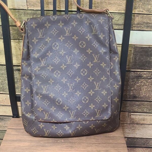 LOUIS VUITTON ルイヴィトン
