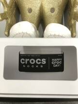 FriendsFamily Croc Day Box crocsクロックス フィギュア　金色　高さ25cm_画像3