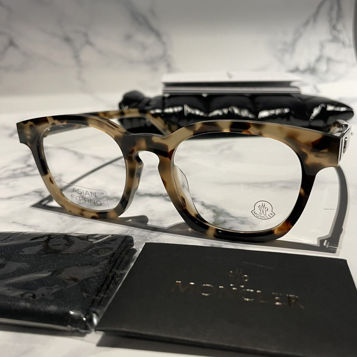 クリアランス セール!!!!【OLIVER PEOPLES】人気モデル MONCLER ML0071