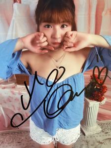  tune tune with autograph 2L size photograph.. Taiwan. Cheery da-...3