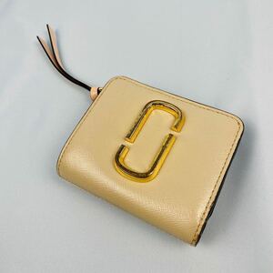 即決 MARC JACOBS コンパクトウォレット 二つ折り財布 スナップショット ゴールド金具 レザー ホワイト アイボリー バイカラー レディース