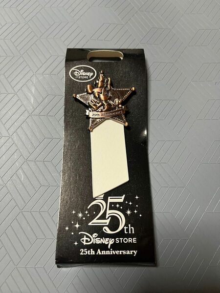 ディズニーストア25周年記念　メッセージカード付きピンバッジ　ミニーマウス