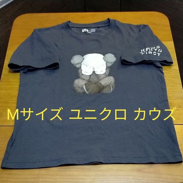  Mサイズ Kaws UT Graphic Tee "Dark Gray"カウズ UT グラフィック Tシャツ "ダークグレー"