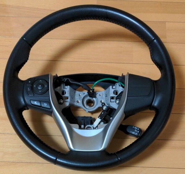 トヨタ純正品 80系ヴォクシー等 ステアリング 純正ステアリング