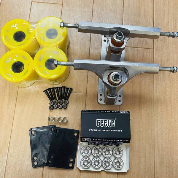 お得 サーフスケート CARVER カーバー CX4同機能トラック 第二世代 70*51mmソフトウィール ABEC11ベアリング 足回りセット D