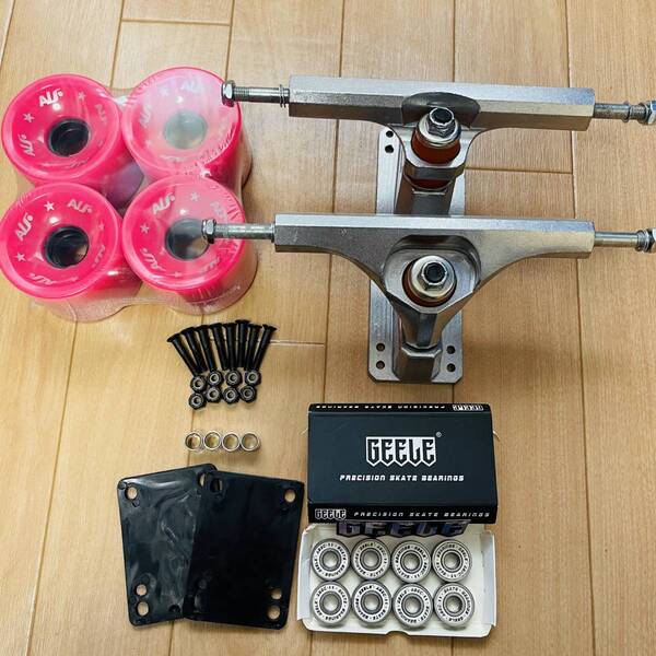 お得 サーフスケート CARVER カーバー CX4同機能トラック 第二世代 70*51mmソフトウィール ABEC11ベアリング 足回りセット E