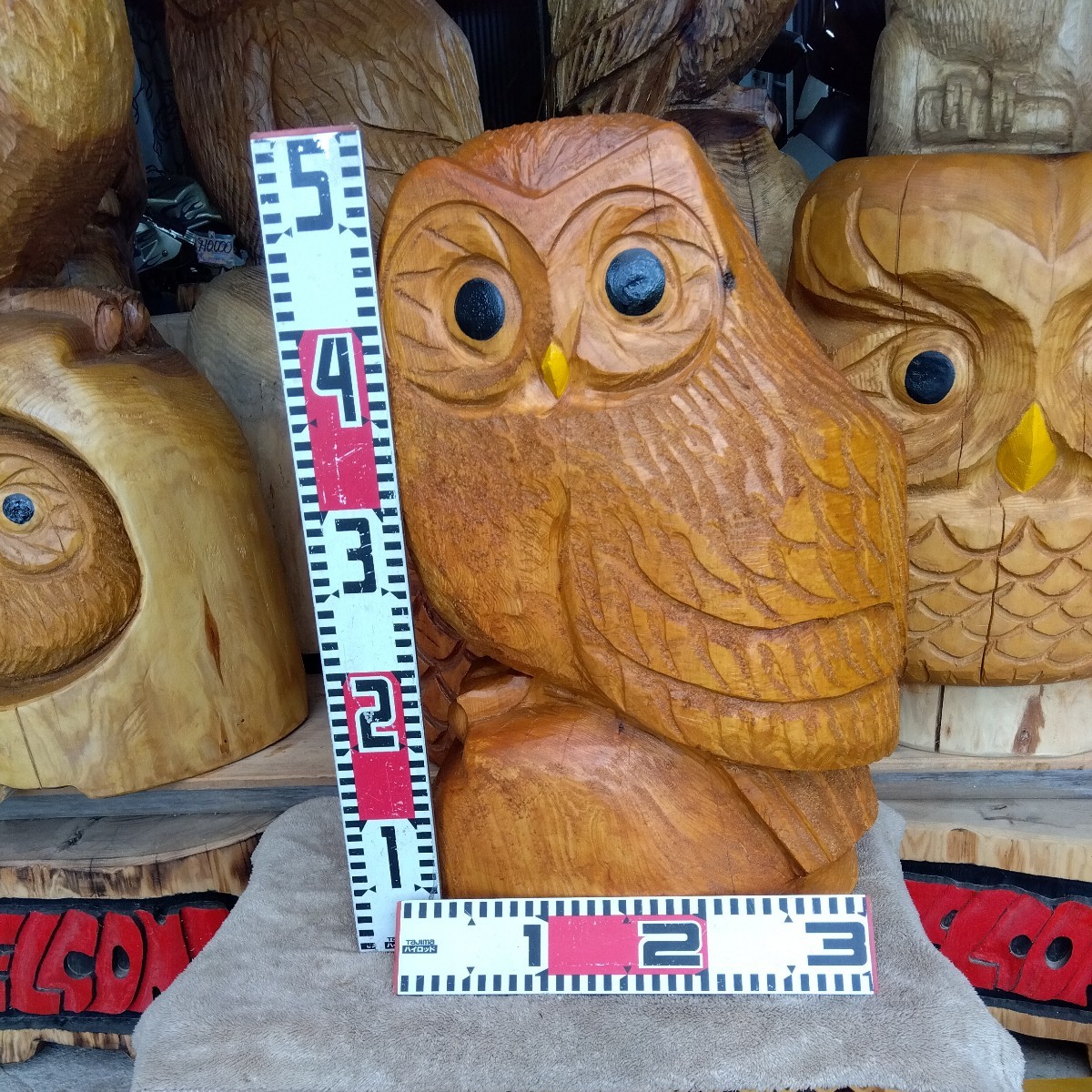 A self-made chainsaw art piece made from thinned wood (cypress). Wood carving (owl). Approximately 30 cm in diameter, 50 cm in height, and 12 kg in weight., handmade works, interior, miscellaneous goods, ornament, object