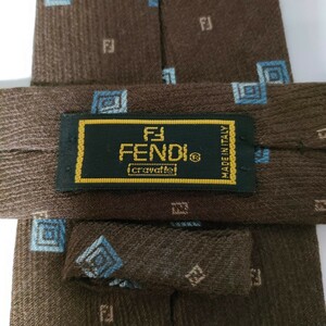 FENDI(フェンディ)ブラウンスクエアズッカ柄ドットネクタイ