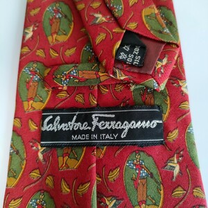 Salvatore Ferragamo(サルヴァトーレフェラガモ)赤人鳥ネクタイ