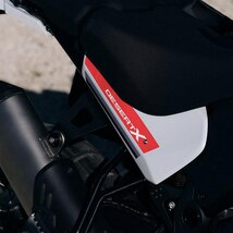 送料無料 Ducati ドゥカティ デザートX 2022-2023 リア サイドフェアリング カバー フレーム 保護 プラスチック_画像3
