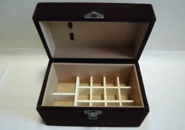 小物入れ ボックス 木製仕切り付き コスメ道具箱 香水 ジュエリー 宝石箱 口紅 スウェード 工芸品 レトロ