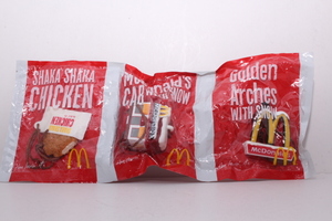 [McDonald] McDonald's SHAKA SHAKA CHICKEN /McDonald*s CAR WITH SNOW / Golden Aches WITH SNOW