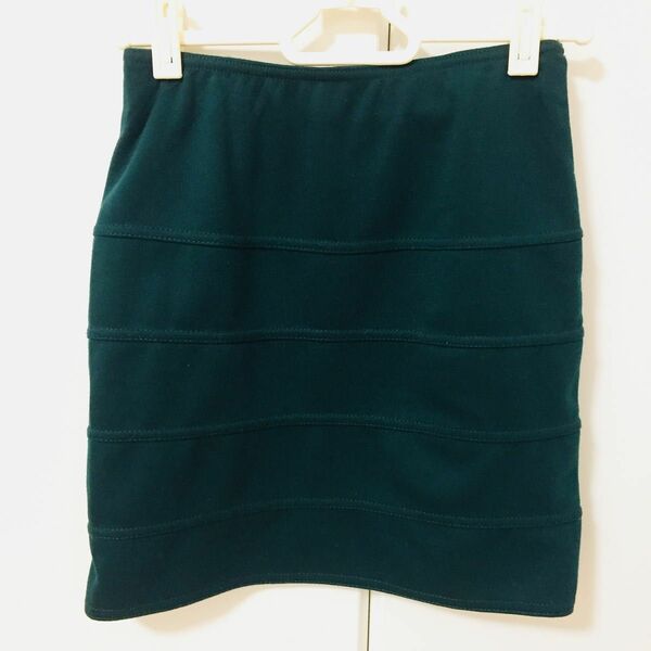 深緑ミニタイトスカート