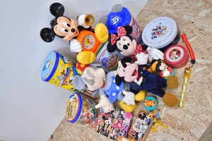 東京ディズニーランド　ぬいぐるみ　フィギュア　周年　缶　めざましどけい　ミッキーマウス　ミニーマウス　グーフィー　など　まとめて