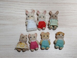 USED★シルバニア　当時物　小物　家具　くま　ネコ　チワワ　ウサギ　赤ちゃん　おまとめセット