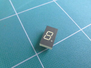 Qn264【未使用】panasonic LN5130KS 220pcs made in japan 日本製 電子パーツ デジタル数字 220個 60サイズ