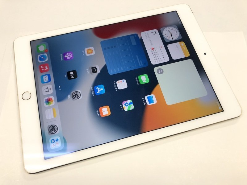 Apple iPad Air Wi-Fi+Cellular 32GB au [シルバー] オークション比較 