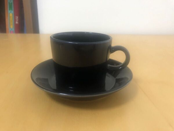 arabia teema カップ&ソーサーブラック iittalaイッタラ