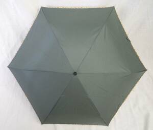 ( せ-A1-811 )　COCO　Milan　緑　モスグリーン　ヒョウ柄　折りたたみ傘　折り畳み傘　傘 おりたたみ　中古