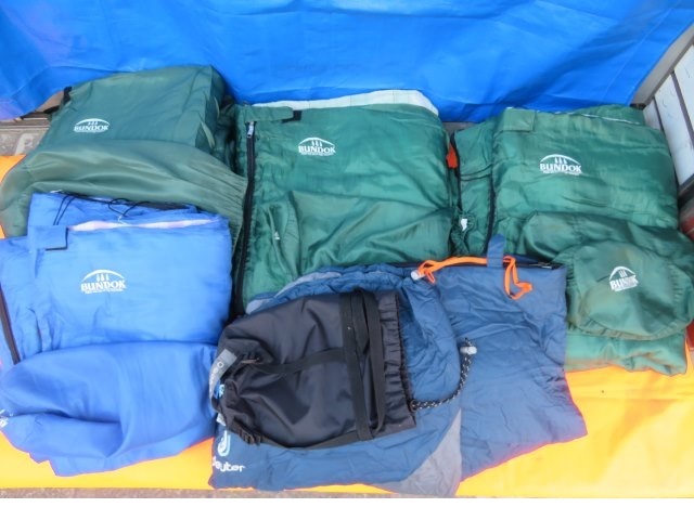 Yahoo!オークション -「deuter」(寝袋、寝具) (キャンプ、アウトドア